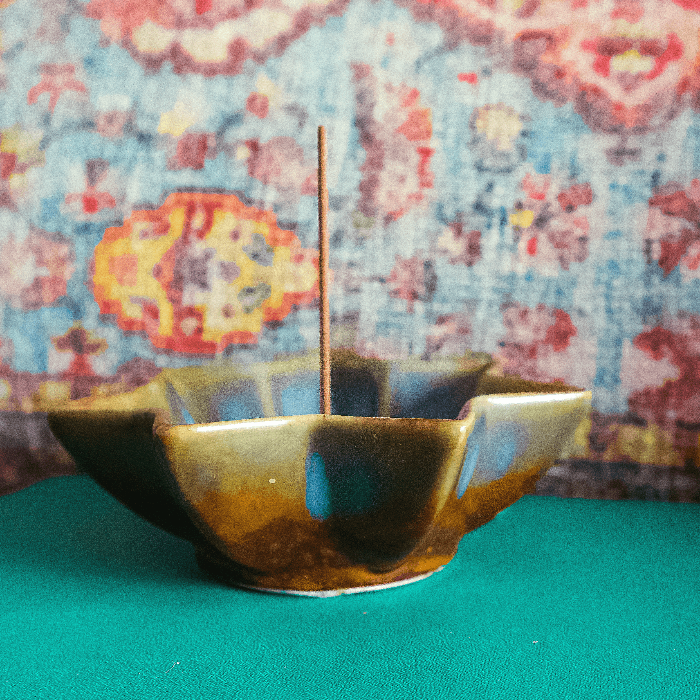 Lotus Incense Holder - Chai Bunny